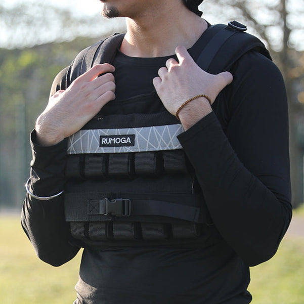 calisthenics athlete weighted vest